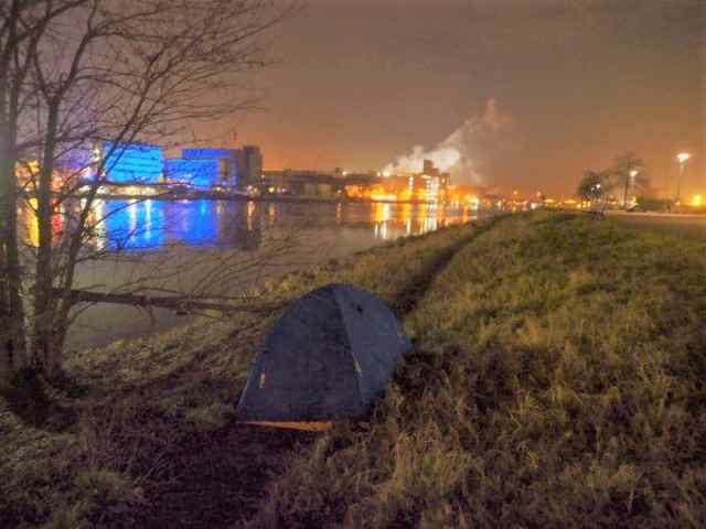 オランダ 風車 麻薬 売春