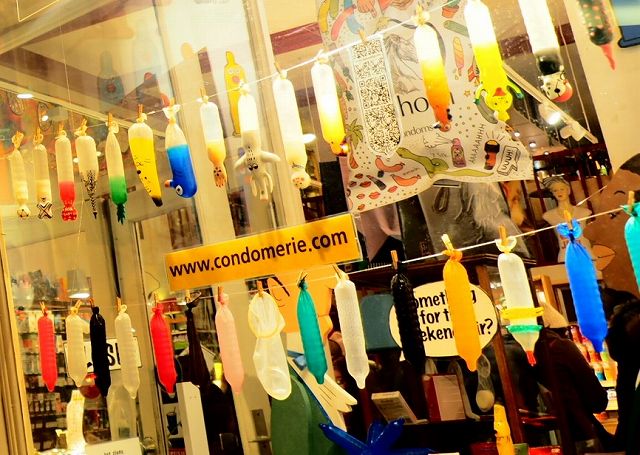netherlands-amsterdam-condom (1)