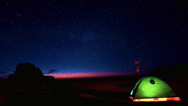 tent-australia-desert