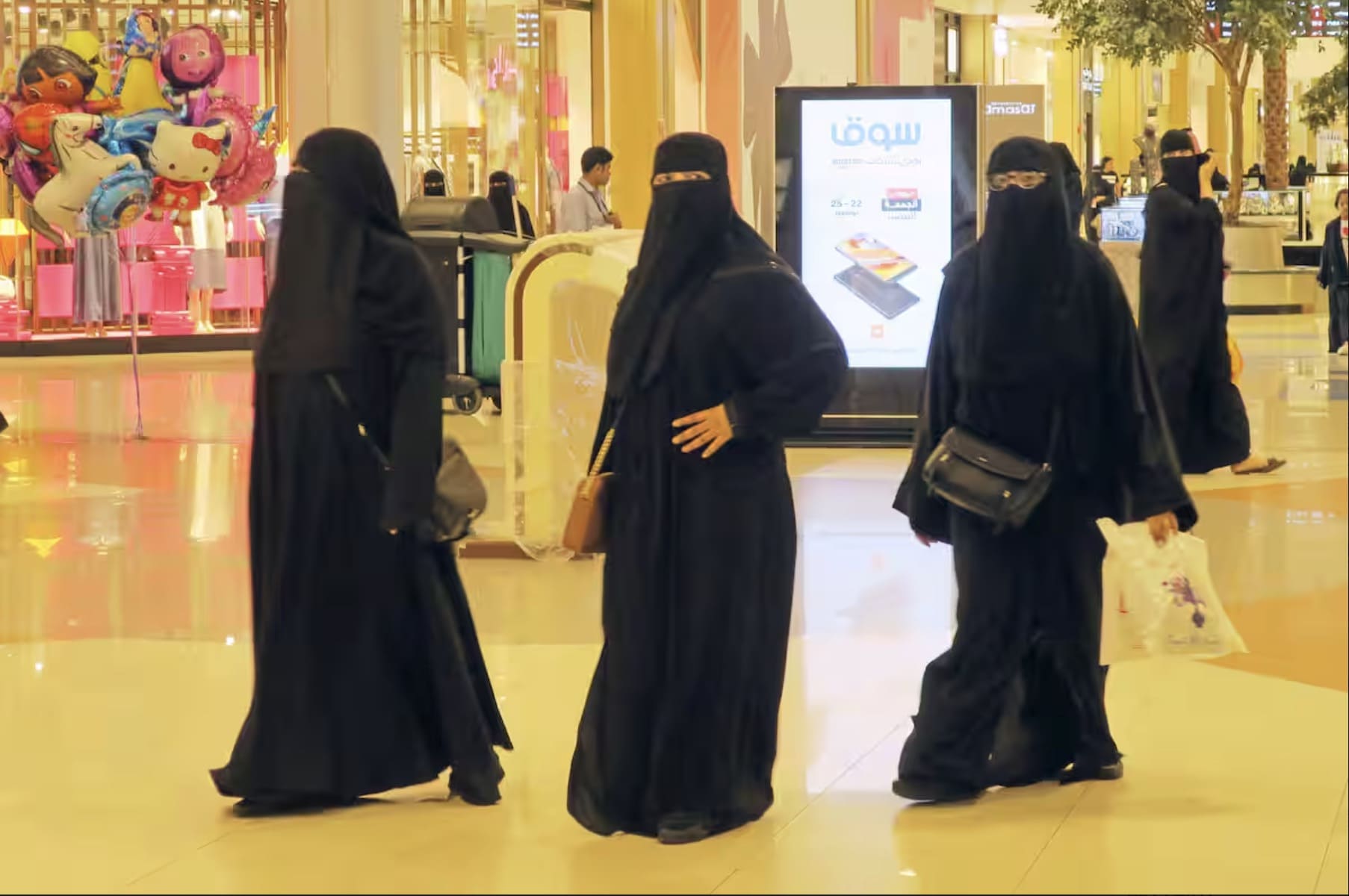 saudi-arabia-abaya
